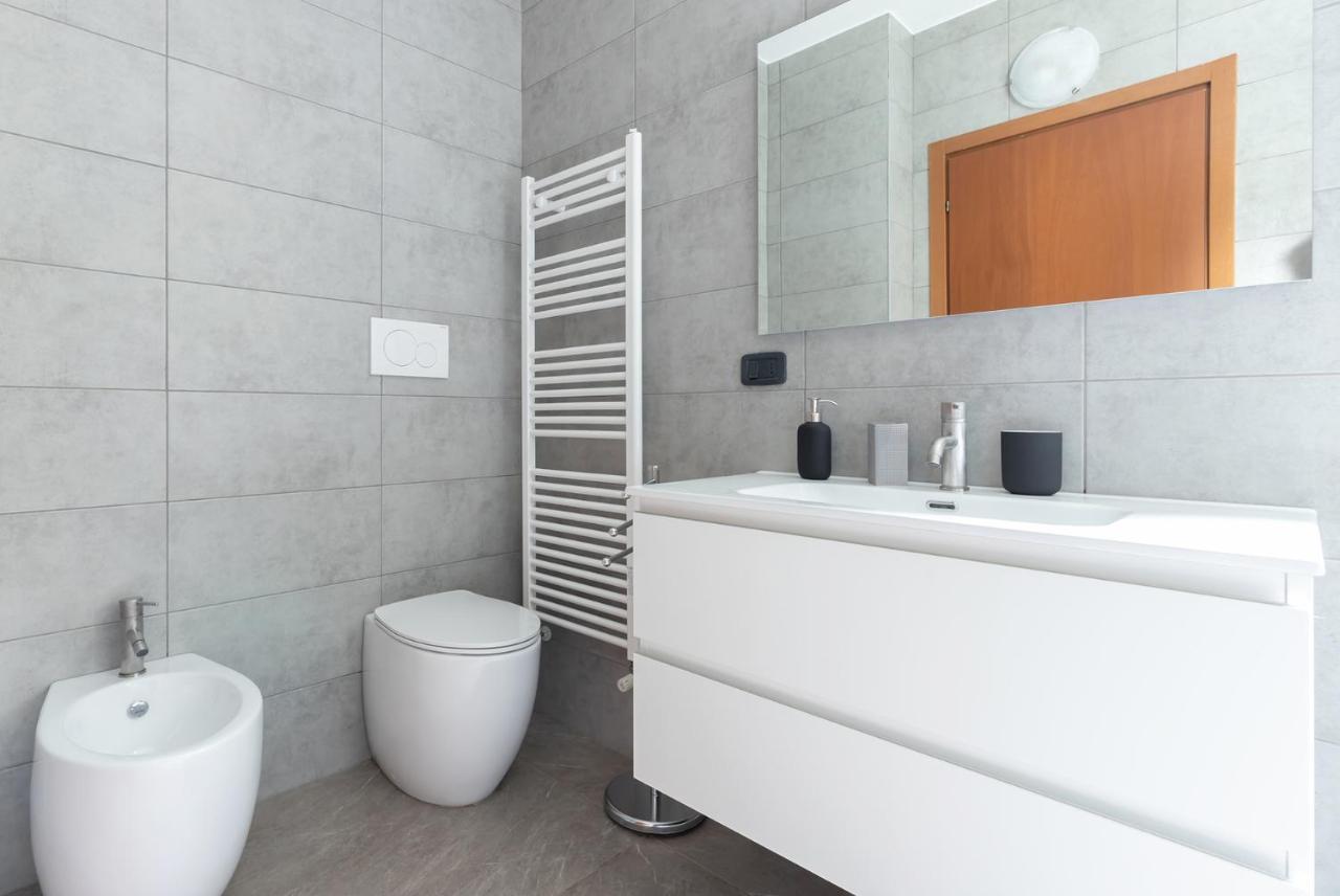 דירות מילאנו 20Mins From Duomo - Renovated Apt Near City Center מראה חיצוני תמונה